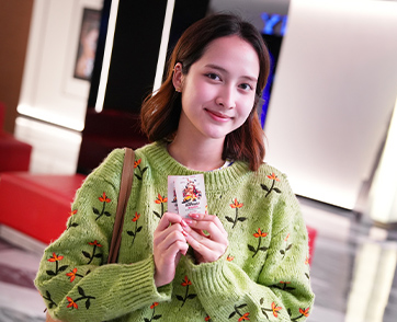 เคท-คัทรียาฑ์ เซอร์ไพรส์ร่วมชมรอบปฐมทัศน์ “Bride Hard อึกนรกแต่ง” หนังใหม่สุดฮา เมื่องานแต่งกลายเป็นสนามรบ!